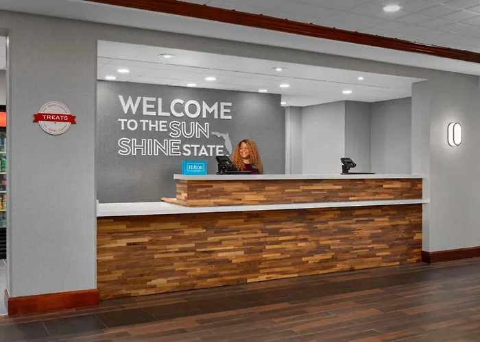 Hampton Inn & Suites At Lake Mary Colonial Townpark